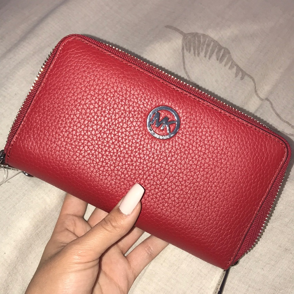 Michael Kors Wallet (NEW)